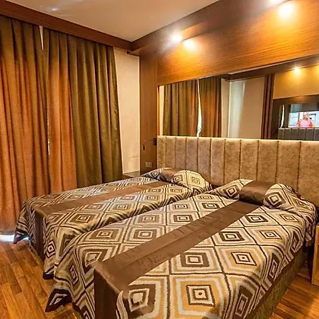 Otel Fame