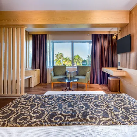 Fame Hotel 4*